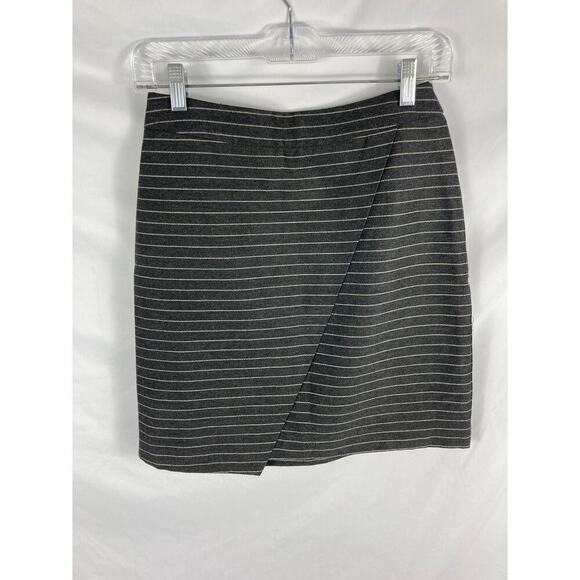 LOFT Faux Wrap Skirt Grey White Stripe Size 2 - Picture 5 of 8